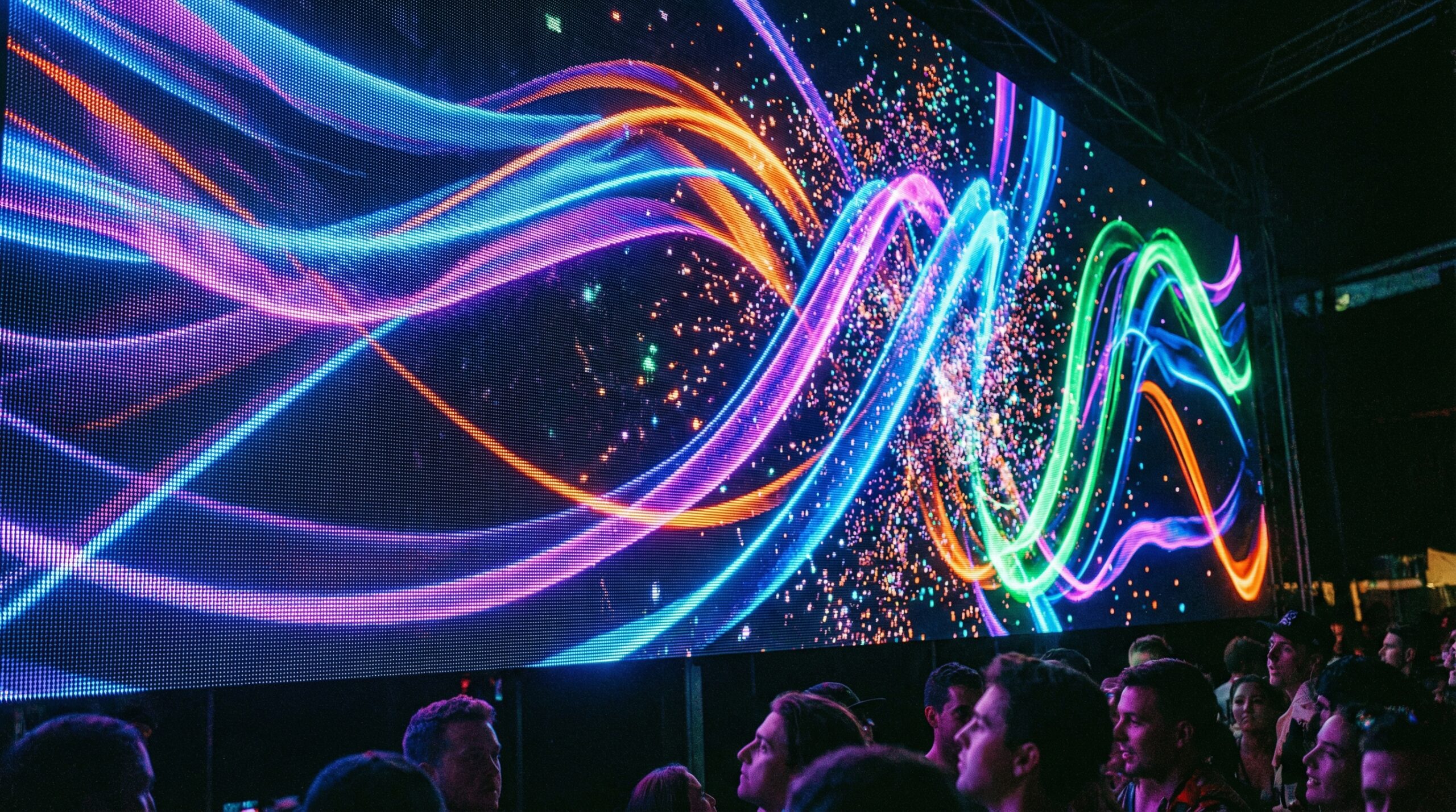 Thiết kế Visual màn hình LED dạng Motion Graphic 3D thay thế cho slide PowerPoint tĩnh.
